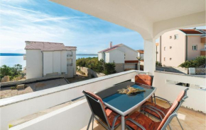 Pet Friendly Apartment In Vidalici With Kitchen